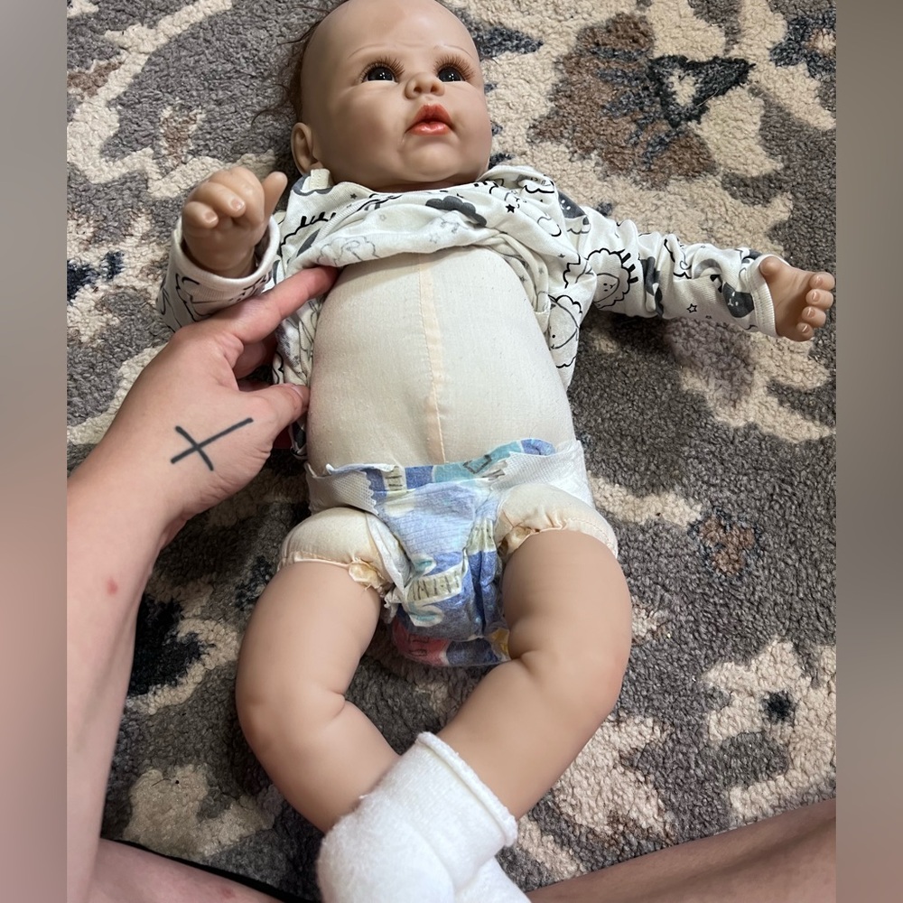 Linda Murray life like doll - READ DESCRIPTION - Picture 2 of 6